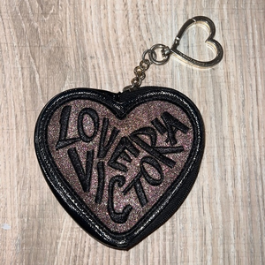 Victoria’s secret black key chain wallet‎